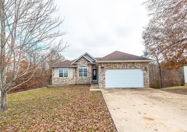 Photo 1 of Sale Pending at 15812 Terris Lane, Saint Robert, MO 65584 | MLS# 24069592 | Listing updated on 2024-12-03