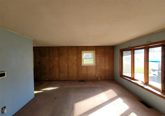 Photo 2 of Sale Pending at 1617 Parklane Dr, East Saint Louis, IL 62206 | MLS# 24069691 | Listing updated on 2024-12-18