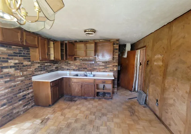 Photo 3 of Sale Pending at 1617 Parklane Dr, East Saint Louis, IL 62206 | MLS# 24069691 | Listing updated on 2024-12-18