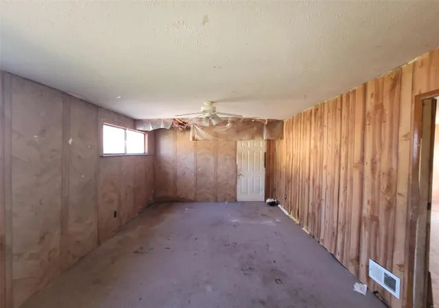 Photo 4 of Sale Pending at 1617 Parklane Dr, East Saint Louis, IL 62206 | MLS# 24069691 | Listing updated on 2024-12-18