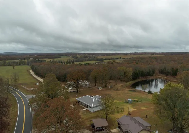 Photo 2 of Single family home for sale at 18504 Hwy 19, Steelville, MO 65565 | MLS# 24069698 | Listing updated on 2024-11-08