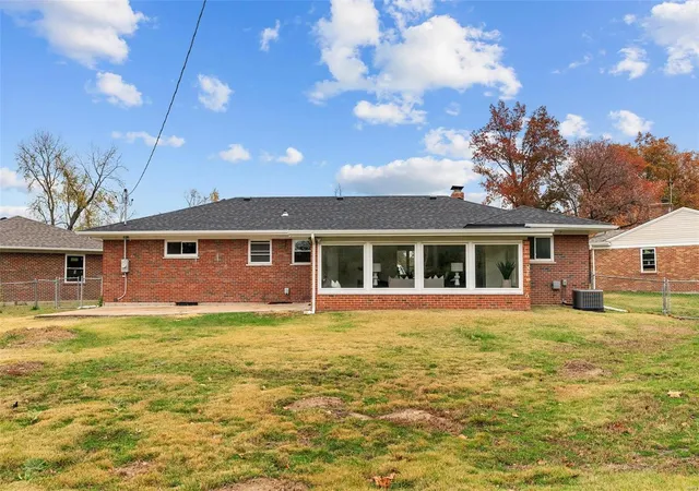 Photo 2 of Sale Pending at 8638 Mayflower Ct, Saint Louis, MO 63132 | MLS# 24069710 | Listing updated on 2024-12-11