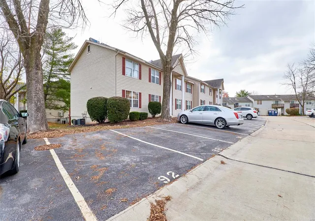 Photo 28 of Sale Pending at 92 Sugar Bend Ct, Saint Peters, MO 63376 | MLS# 24069721 | Listing updated on 2024-12-04