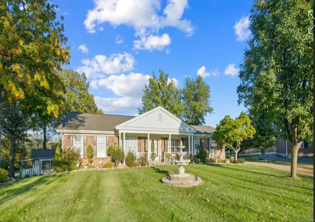Photo 3 of Single family home for sale at 12117 Royalwood Ct, Saint Louis, MO 63141 | MLS# 24069793 | Listing updated on 2024-11-24