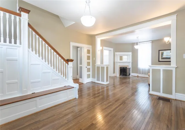 Photo 2 of Single family home for sale at 7345 Elm Ave, Saint Louis, MO 63143 | MLS# 24069811 | Listing updated on 2024-12-16