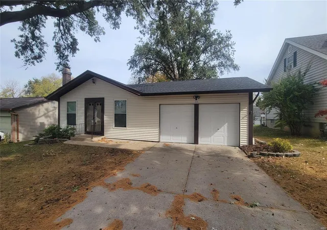 Photo 1 of Single family home for sale at 111 Julie Ln, Saint Peters, MO 63376 | MLS# 24070036 | Listing updated on 2024-11-20