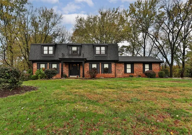Photo 1 of Sale Pending at 135 Royal Gate Dr, Saint Louis, MO 63141 | MLS# 24070102 | Listing updated on 2024-12-04