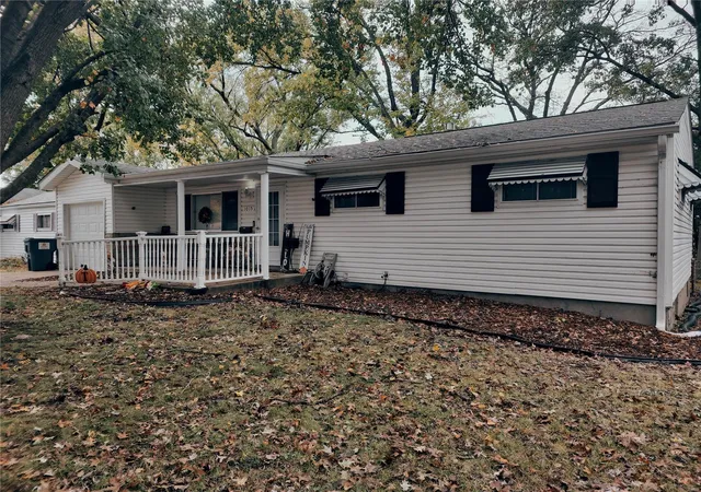 3rd image of 1015 Wycomb Dr, Florissant, MO 63033 | MLS# 24070115