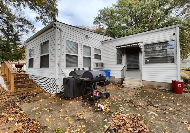 4th image of 1015 Wycomb Dr, Florissant, MO 63033 | MLS# 24070115