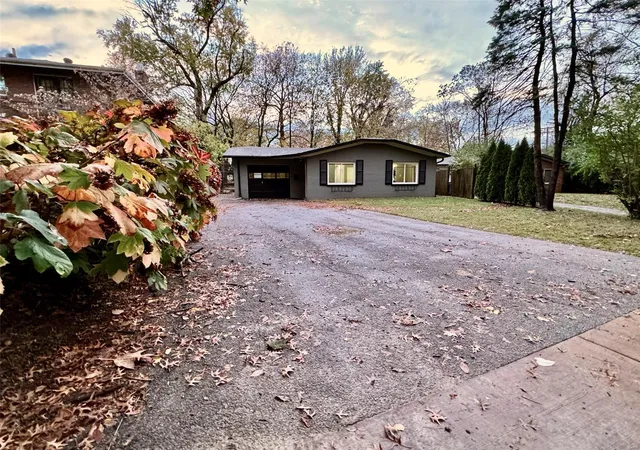 Photo 1 of Sale Pending at 813 Yale Ave, Saint Louis, MO 63130 | MLS# 24070131 | Listing updated on 2024-11-16