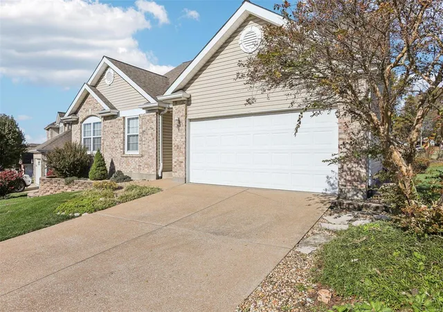 Photo 3 of Sale Pending at 5403 Hagemann Pointe Dr, Saint Louis, MO 63128 | MLS# 24070183 | Listing updated on 2024-11-18