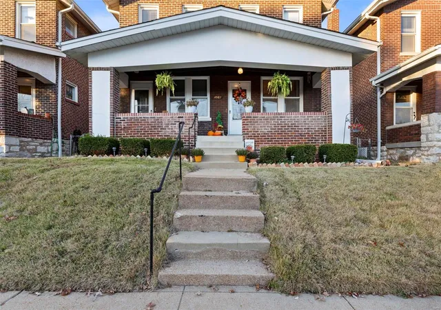 Photo 2 of Sale Pending at 4981 Columbia Ave, Saint Louis, MO 63139 | MLS# 24070187 | Listing updated on 2024-11-18
