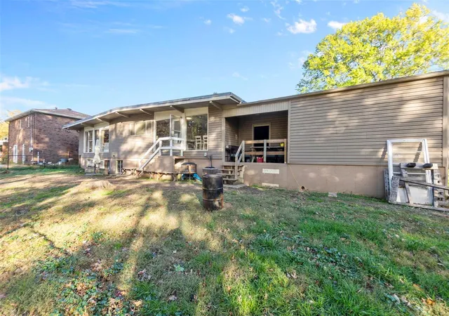 Photo 3 of Single family home for sale at 2581 Fairlane Dr, Cape Girardeau, MO 63701 | MLS# 24070230 | Listing updated on 2025-03-18