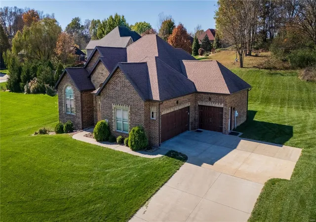 Photo 3 of Single family home for sale at 1521 Birchwood Ct, Cape Girardeau, MO 63701 | MLS# 24070233 | Listing updated on 2025-03-17