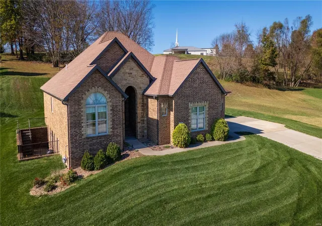 Photo 4 of Single family home for sale at 1521 Birchwood Ct, Cape Girardeau, MO 63701 | MLS# 24070233 | Listing updated on 2025-03-17
