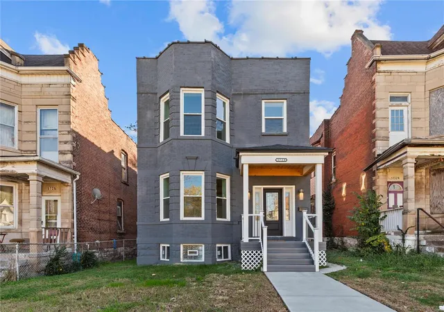 Photo 1 of Single family home for sale at 5728 Etzel Ave, Saint Louis, MO 63112 | MLS# 24070400 | Listing updated on 2024-12-10