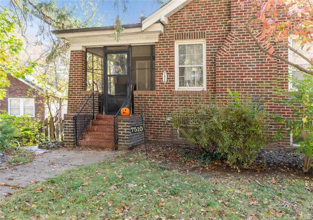 Photo 3 of Single family home for sale at 7510 Springdale Dr, Saint Louis, MO 63121 | MLS# 24070437 | Listing updated on 2024-11-10