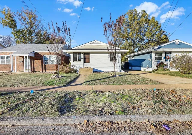 Photo 3 of Single family home for sale at 145 Monica Dr, Saint Louis, MO 63127 | MLS# 24070562 | Listing updated on 2024-12-15