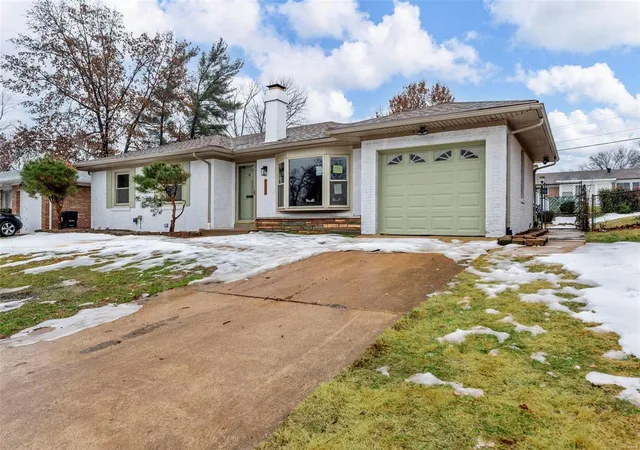 Photo 3 of Single family home for sale at 7930 Glenside Pl, Saint Louis, MO 63130 | MLS# 24070584 | Listing updated on 2025-03-05
