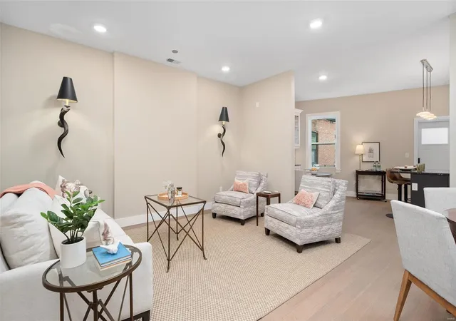Photo 4 of Condo for sale at 392 N Euclid Ave #A, Saint Louis, MO 63108 | MLS# 24070607 | Listing updated on 2024-12-05