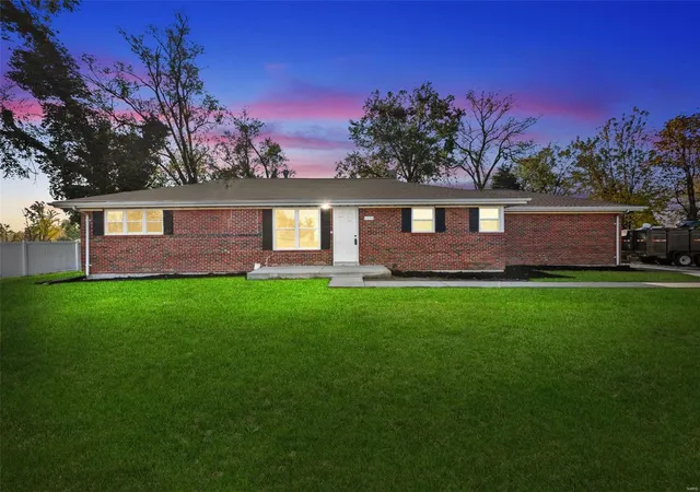 Photo 1 of Sale Pending at 7415 Veterans Memorial Pkwy, Saint Peters, MO 63376 | MLS# 24070612 | Listing updated on 2024-11-24
