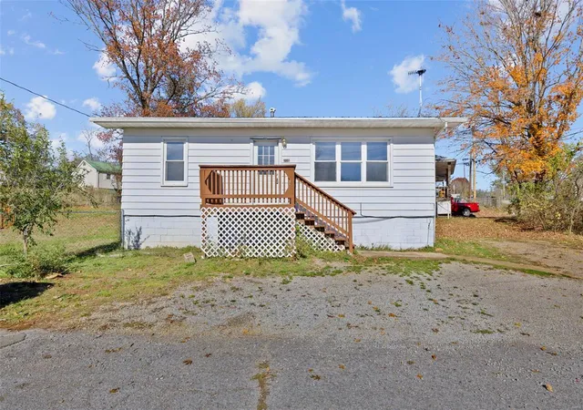 Photo 1 of Single family home for sale at 208 Oak St, Potosi, MO 63664 | MLS# 24070630 | Listing updated on 2024-11-26