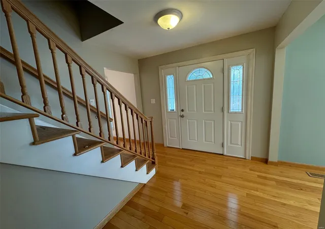 Photo 3 of Single family home for sale at 12383 Woodline Dr, Saint Louis, MO 63141 | MLS# 24070682 | Listing updated on 2025-03-13