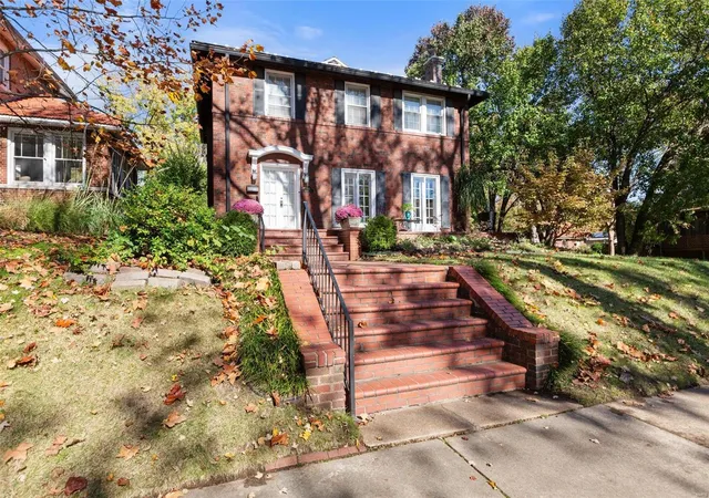 Photo 3 of Sale Pending at 7101 Pershing Ave, Saint Louis, MO 63130 | MLS# 24070710 | Listing updated on 2024-12-14
