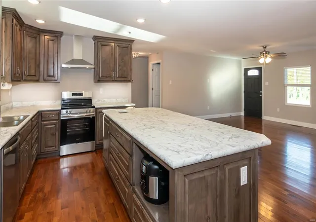 Photo 4 of Single family home for sale at 1341 Meadow Dr, Arnold, MO 63010 | MLS# 24070734 | Listing updated on 2024-11-18