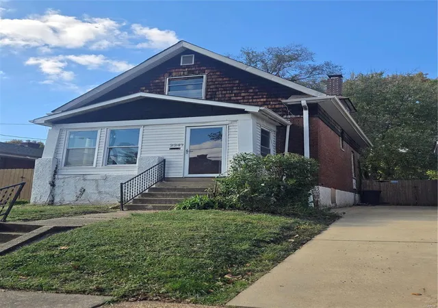 Photo 1 of Sale Pending at 2247 Blendon Pl, Saint Louis, MO 63143 | MLS# 24070746 | Listing updated on 2025-03-02