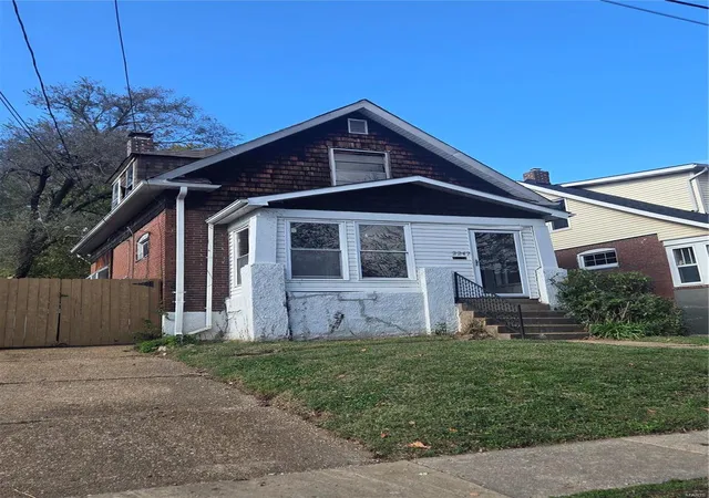 Photo 2 of Sale Pending at 2247 Blendon Pl, Saint Louis, MO 63143 | MLS# 24070746 | Listing updated on 2025-03-02