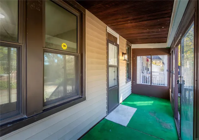 Photo 3 of Single family home for sale at 4618 S 39th St, Saint Louis, MO 63116 | MLS# 24070757 | Listing updated on 2024-12-12