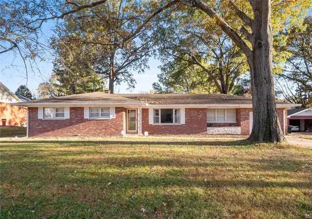 1st image of 22 Cardinal Dr, Belleville, IL 62221 | MLS# 24070786