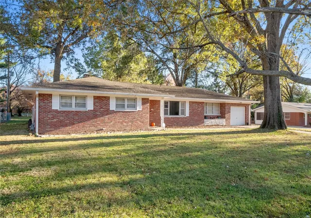 2nd image of 22 Cardinal Dr, Belleville, IL 62221 | MLS# 24070786