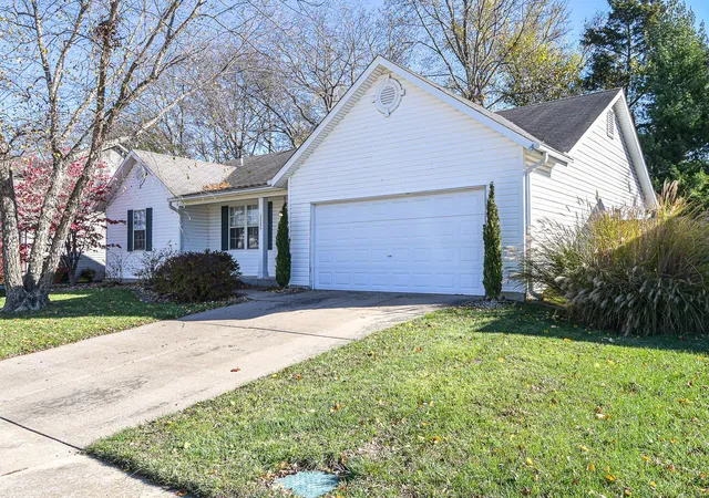 Photo 3 of Sale Pending at 2080 Graystone Dr, Saint Charles, MO 63303 | MLS# 24070796 | Listing updated on 2024-12-09