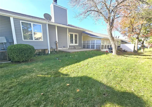 Photo 2 of Single family home for sale at 1613 Rosewall Dr #B, Saint Charles, MO 63303 | MLS# 24070840 | Listing updated on 2024-12-09
