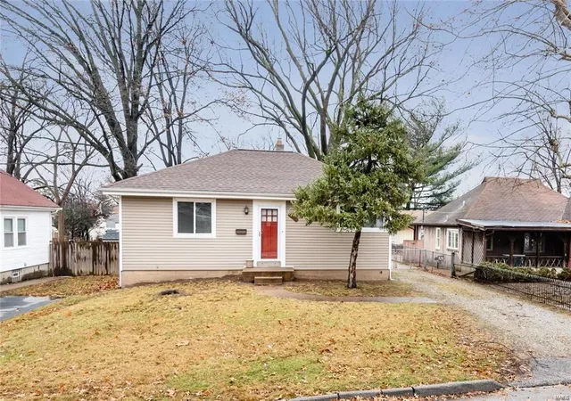 Photo 1 of Sale Pending at 3250 Coles Ave, Saint Louis, MO 63114 | MLS# 24070842 | Listing updated on 2024-12-04