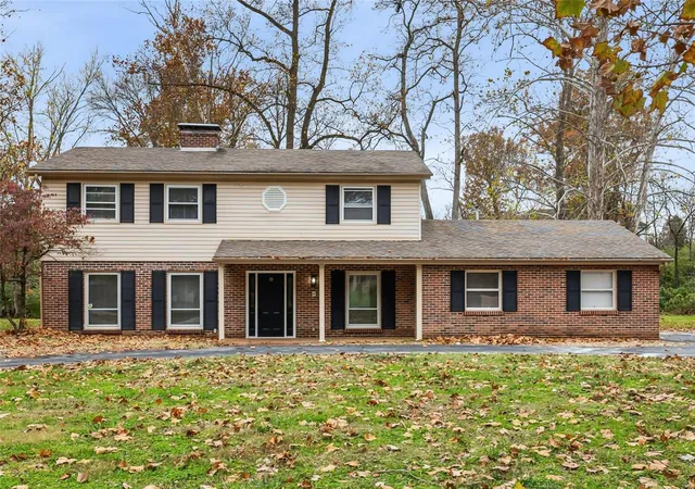Photo 1 of Single family home for sale at 15 Chamblee Ln, Saint Louis, MO 63141 | MLS# 24070847 | Listing updated on 2024-12-10