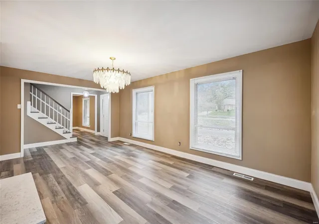 Photo 3 of Single family home for sale at 15 Chamblee Ln, Saint Louis, MO 63141 | MLS# 24070847 | Listing updated on 2024-12-10