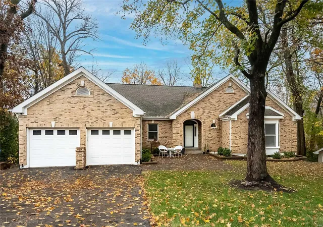 Photo 1 of Single family home for sale at 2010 Burlewood Dr, Saint Louis, MO 63146 | MLS# 24070910 | Listing updated on 2024-12-05