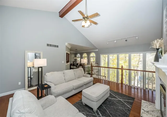 Photo 3 of Single family home for sale at 2010 Burlewood Dr, Saint Louis, MO 63146 | MLS# 24070910 | Listing updated on 2024-12-05