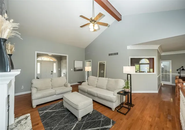 Photo 4 of Single family home for sale at 2010 Burlewood Dr, Saint Louis, MO 63146 | MLS# 24070910 | Listing updated on 2024-12-05