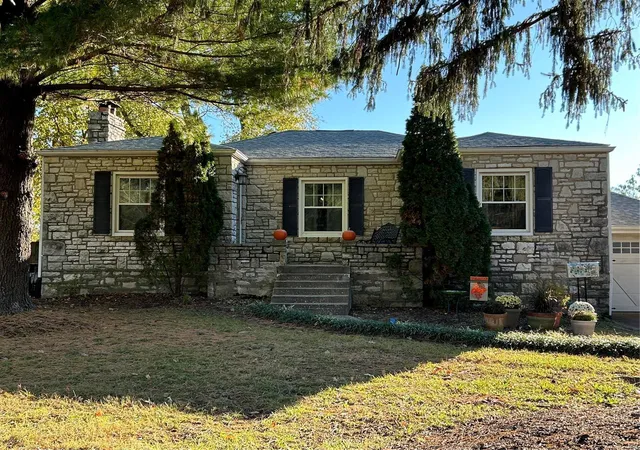 Photo 1 of Sale Pending at 11210 Morrow Dr, Saint Ann, MO 63074 | MLS# 24070948 | Listing updated on 2024-11-18