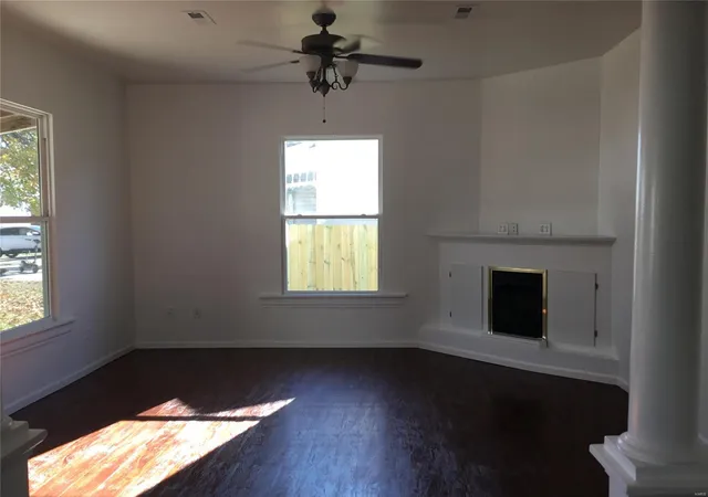 Photo 2 of Single family home for sale at 319 N Walker St, Montgomery City, MO 63361 | MLS# 24070994 | Listing updated on 2024-11-15