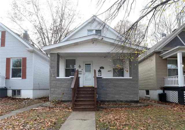 Photo 2 of Sale Pending at 4964 Bonita Ave, Saint Louis, MO 63109 | MLS# 24071032 | Listing updated on 2024-12-03