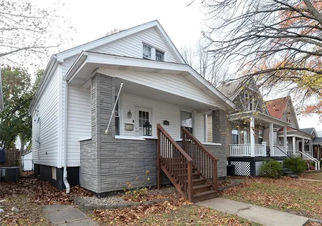 Photo 3 of Sale Pending at 4964 Bonita Ave, Saint Louis, MO 63109 | MLS# 24071032 | Listing updated on 2024-12-03