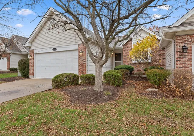 Photo 2 of Sale Pending at 1338 Redwood View Ct, Saint Louis, MO 63146 | MLS# 24071042 | Listing updated on 2024-11-26
