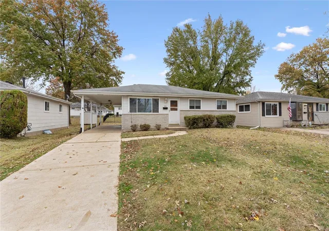 Photo 1 of Sale Pending at 816 Virgo Ln, Saint Louis, MO 63125 | MLS# 24071099 | Listing updated on 2024-11-18