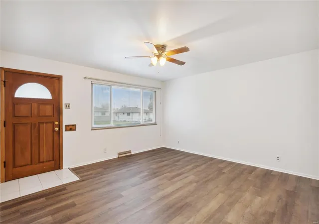Photo 3 of Sale Pending at 816 Virgo Ln, Saint Louis, MO 63125 | MLS# 24071099 | Listing updated on 2024-11-18