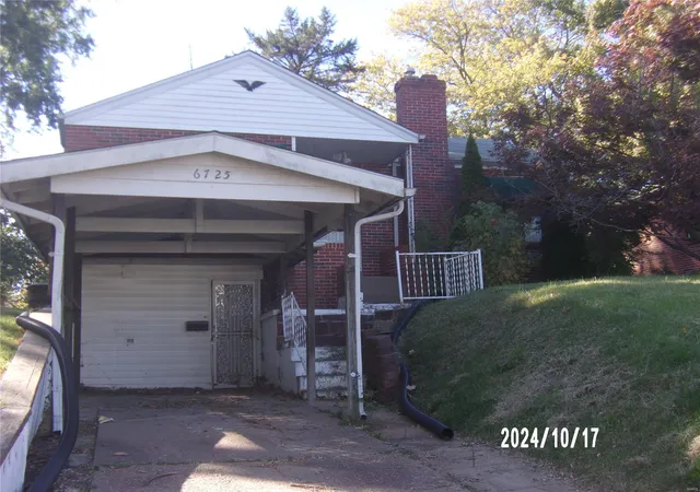 Photo 1 of Single family home for sale at 6725 Thurston Ave, Saint Louis, MO 63134 | MLS# 24071116 | Listing updated on 2024-11-15